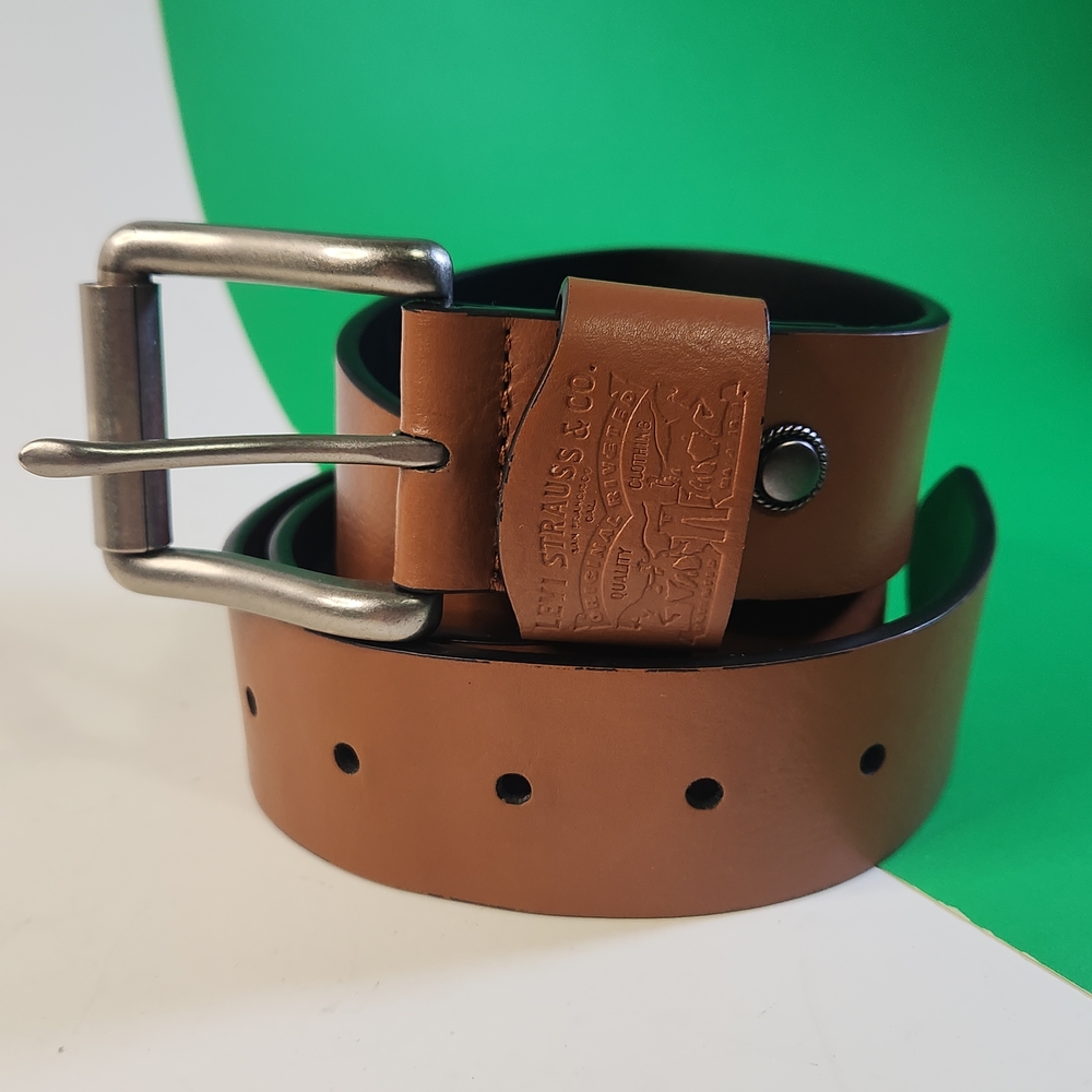 Levi's Belt with Silver Buckle, Brown Leather. Mens Belt